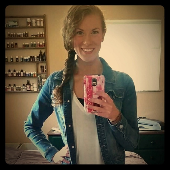 Meet Your Posher - Picture 1 of 6